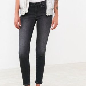 BDG SKINNY MID-RISE JEANS